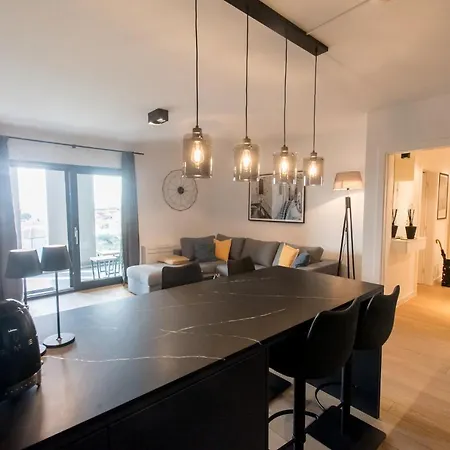 Mark's Place Luxury With Free Private Garage זאדאר