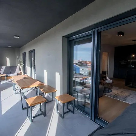 Mark'S Place Luxury Apartment With Free Private Garage